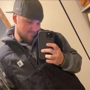 Meet your Posher, Levi